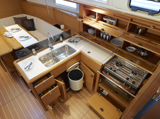 Sun odyssey 379