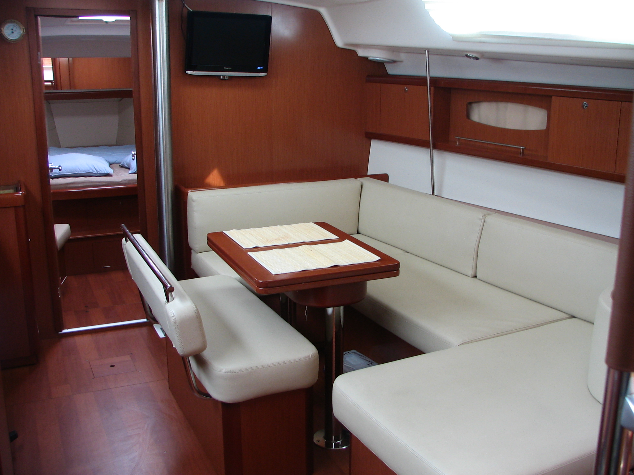 Oceanis 43