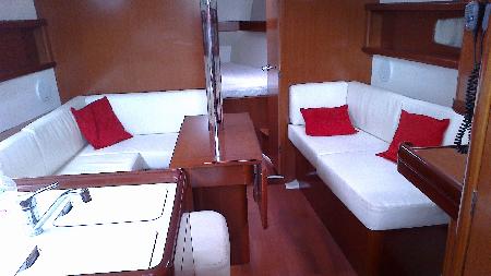 Beneteau 37
