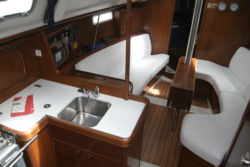 Oceanis 331