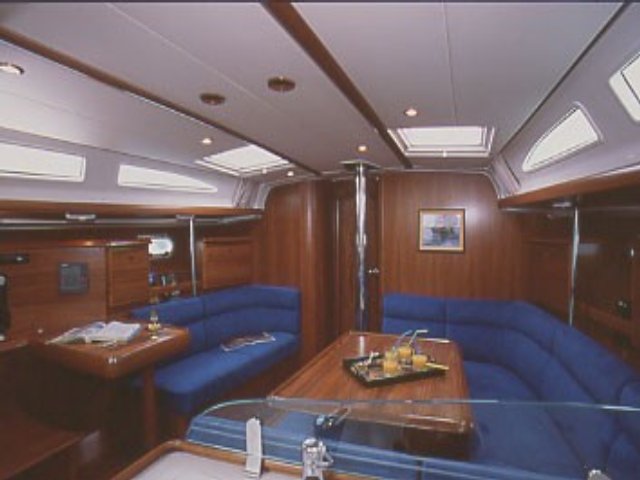 Sun Odyssey 37