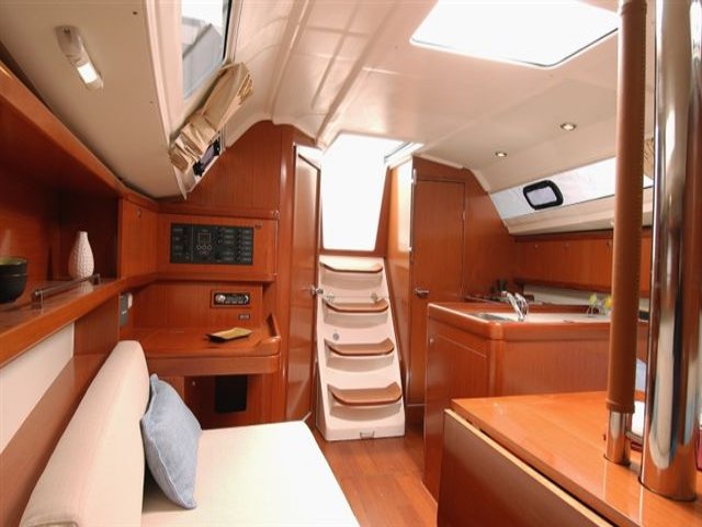 Oceanis 31