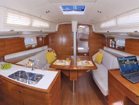 Salona 38