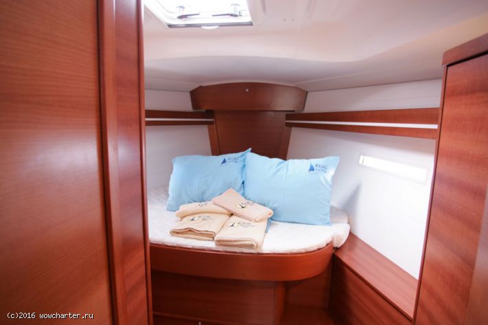 Dufour 405  Bow thruster