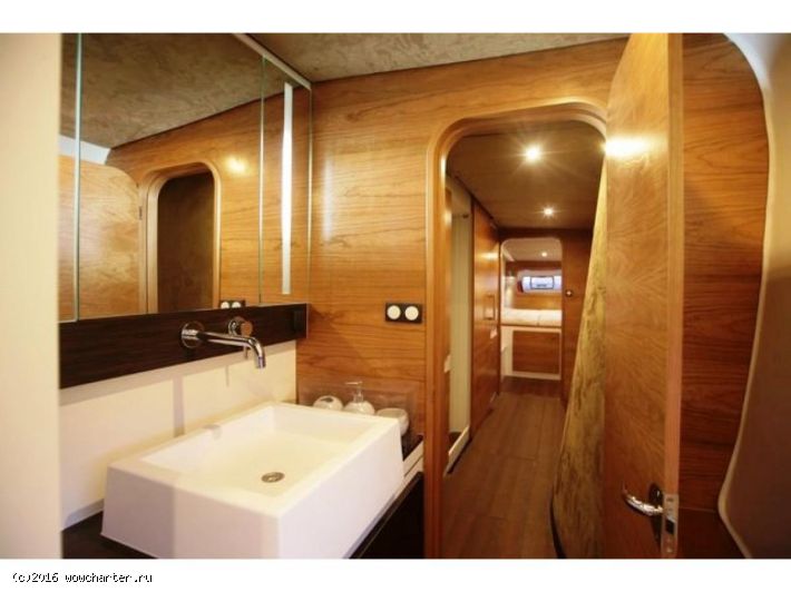 OUTREMER 49