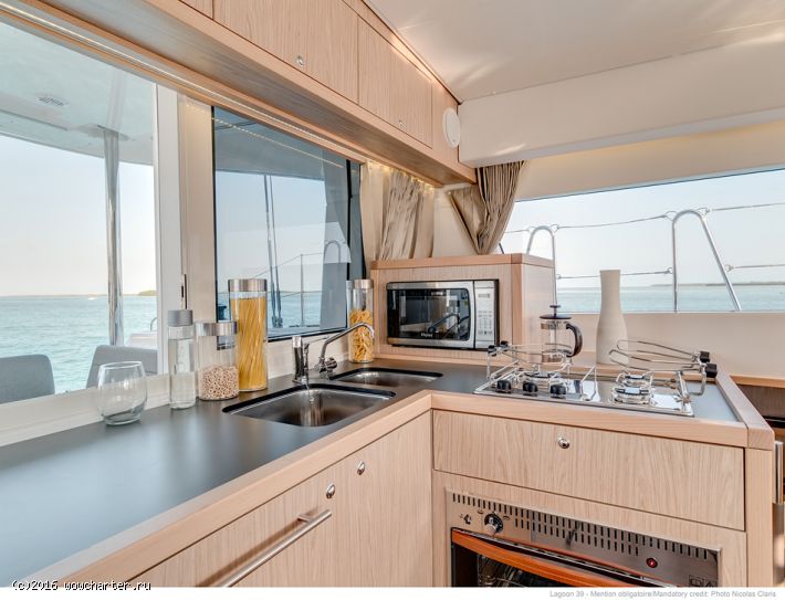 Lagoon 40 Power Catamaran